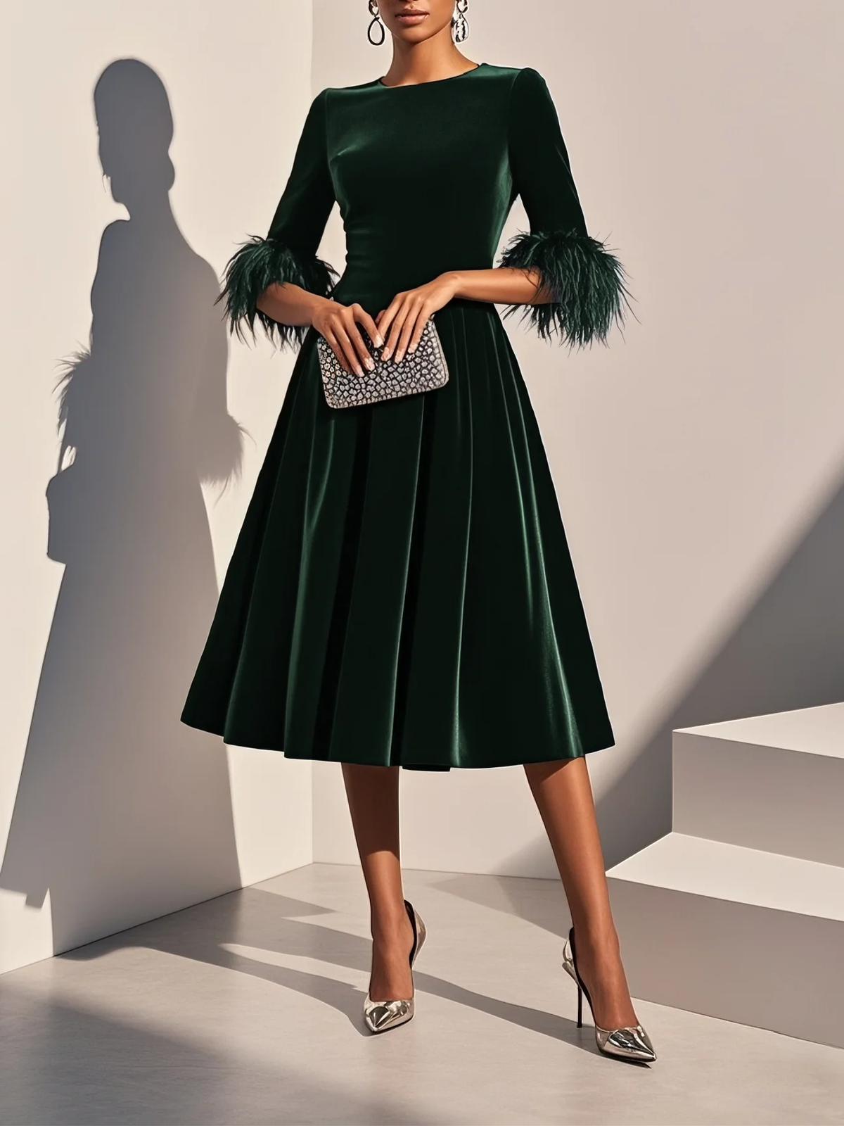 Abito Midi A-line in Velluto Blu Scuro con Piume