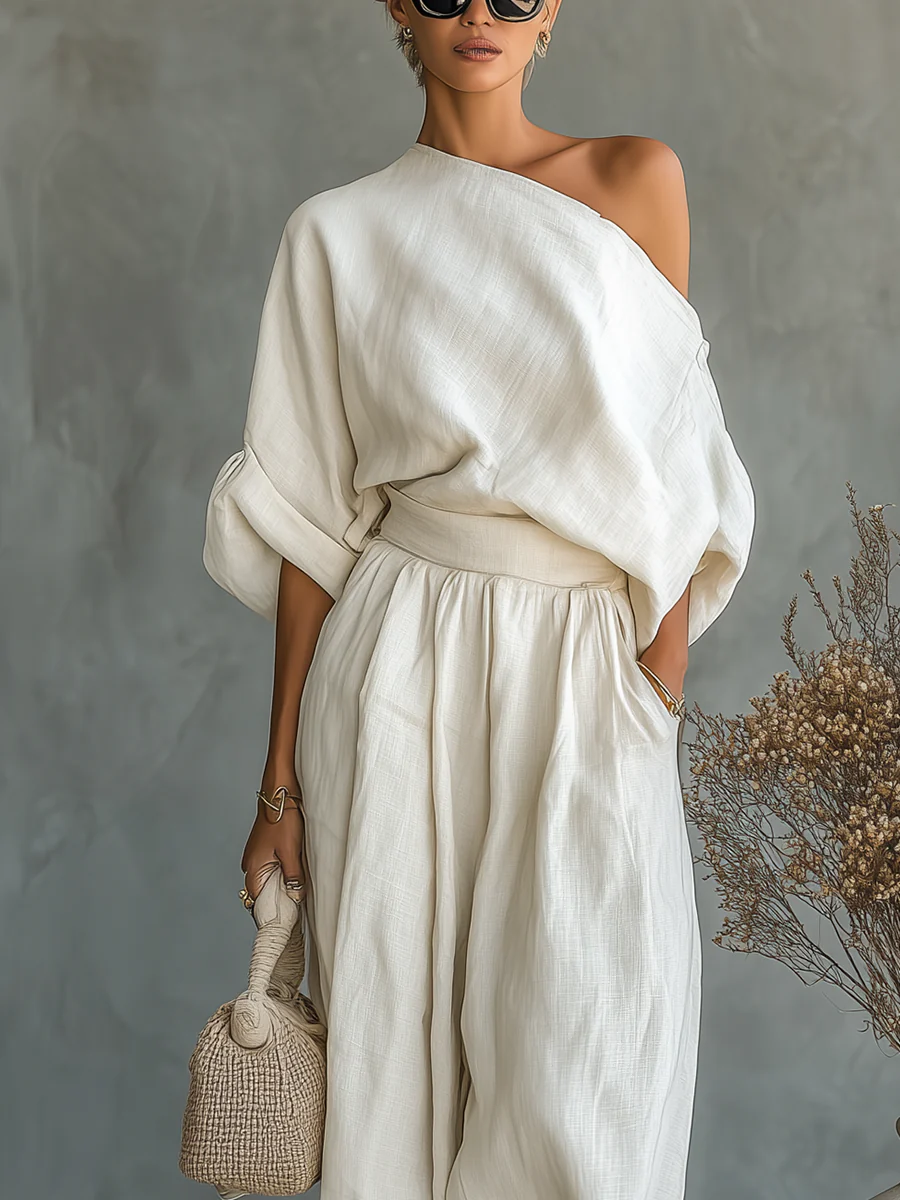 Top Casual Largo in Lino Off-White con Spalle Scoperte e Pantaloni Tapered