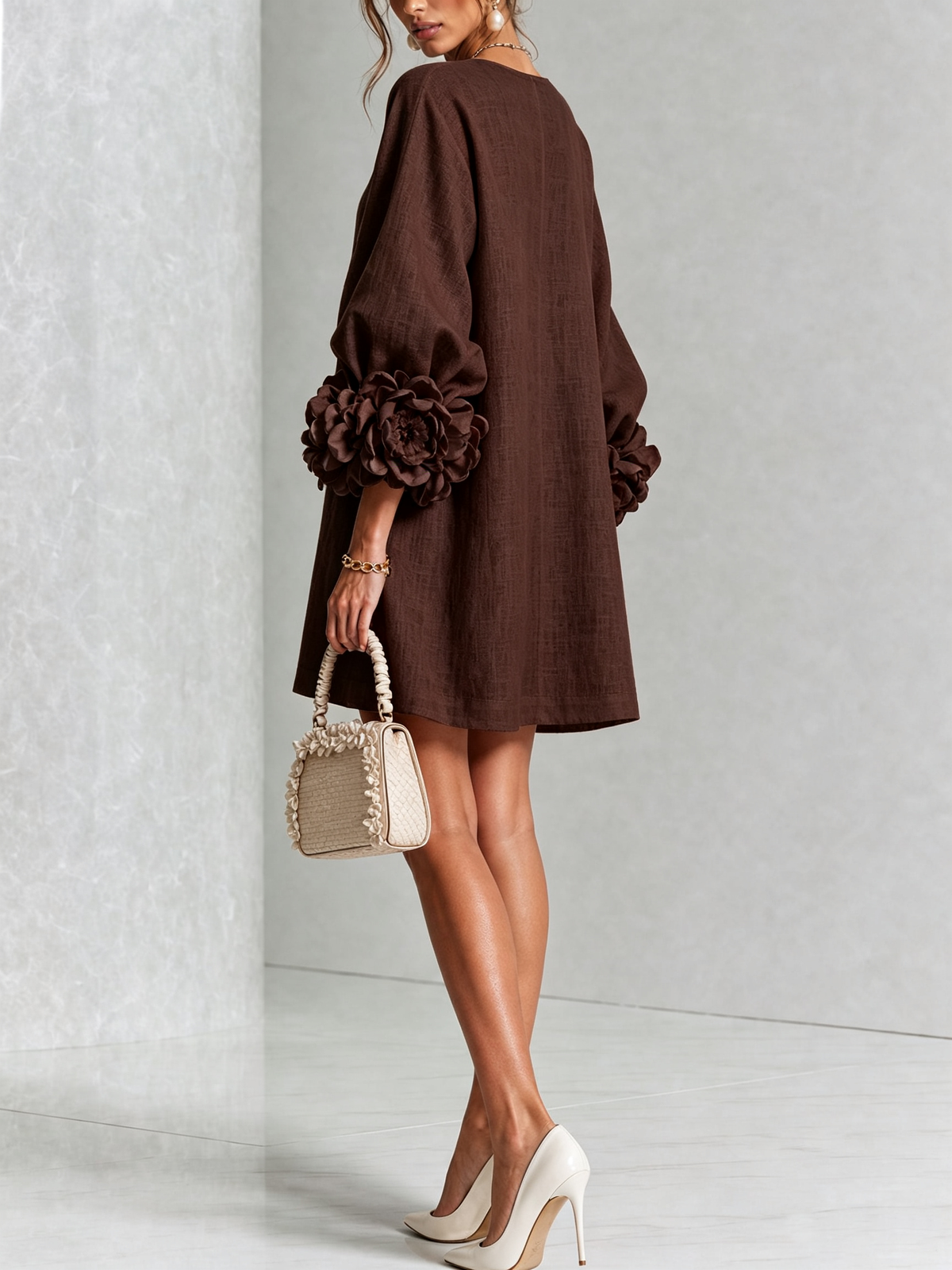 Bruna | Abito Mini in Misto Lino con Polsini a Rosa – Marrone Cioccolato